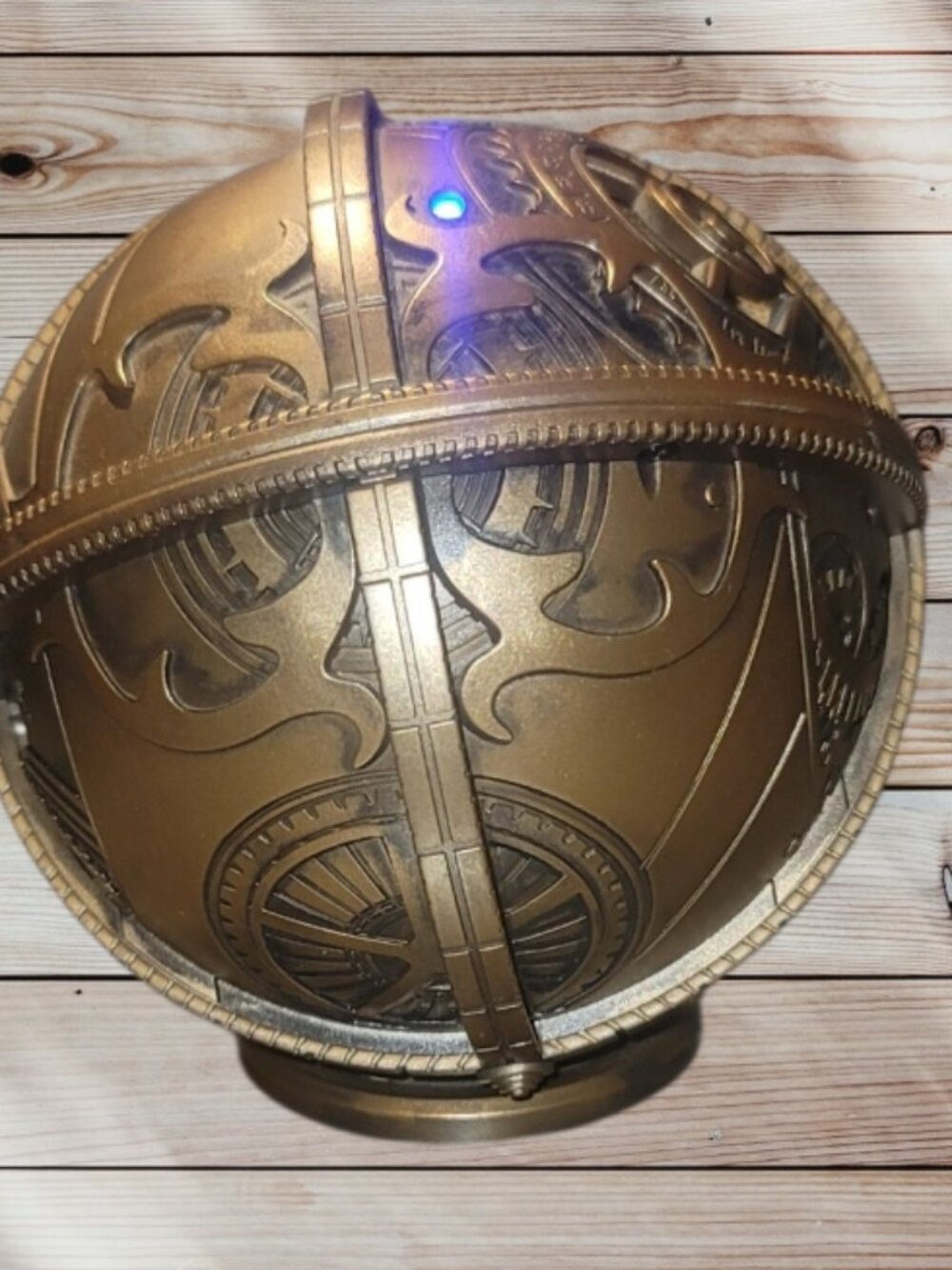 ASTROLABE - Alice In Wonderland - Through the Looking Glass - Bluetooth Speaker